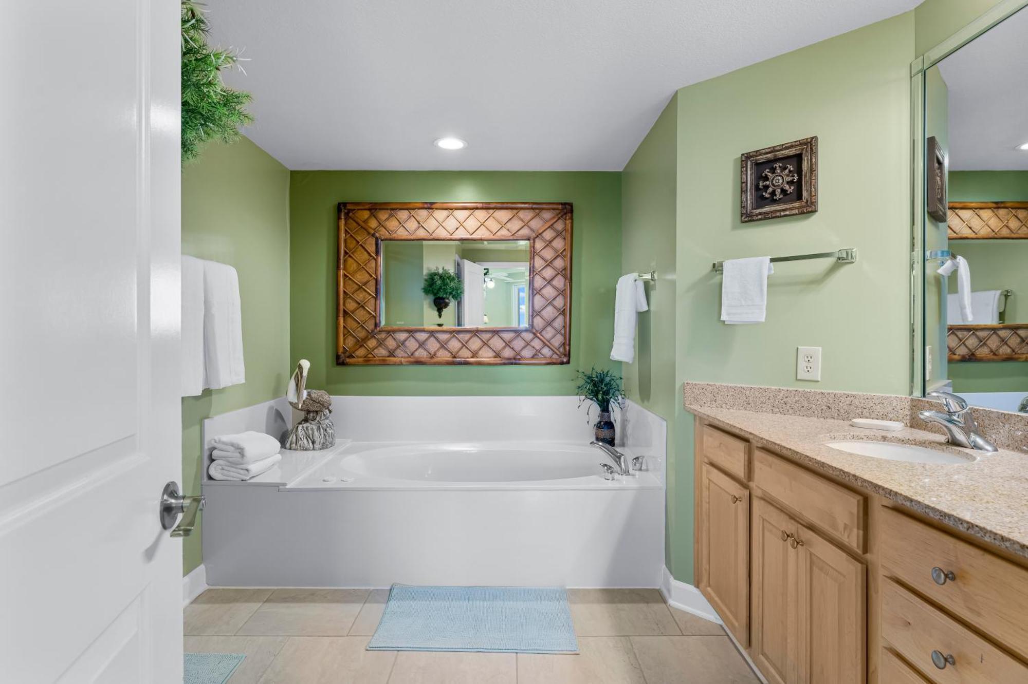 Beachfront Bliss Luxe 3br At Marisol Complex